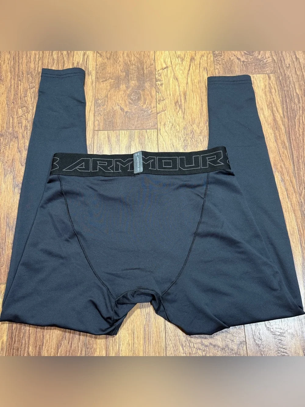Men’s Under Armour black cold gear compression leggings Size L